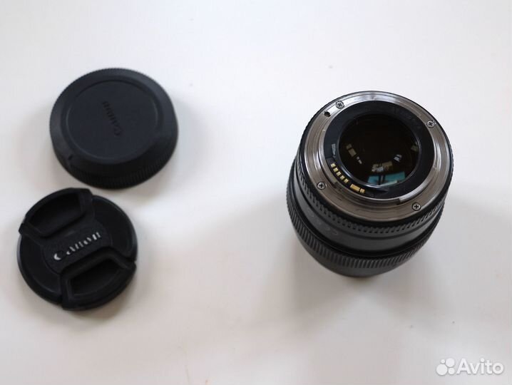 Объектив Canon EF 85mm f/1.8 USM