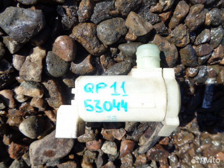 Мотор бачка омывателя передний Nissan Primera QP11