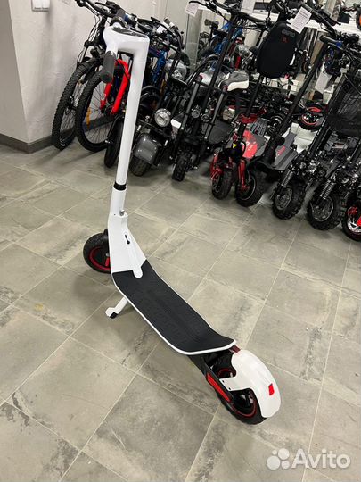 Электросамокат Kugoo G max белый