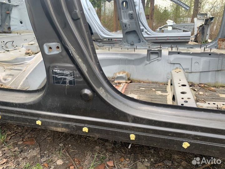 Стойка кузова центральная правая Mazda Cx-30