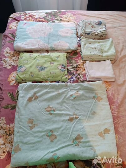 Детские одеяло, подушки, постельное