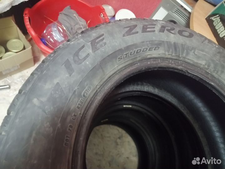 Pirelli Ice Zero 215/65 R16 120M