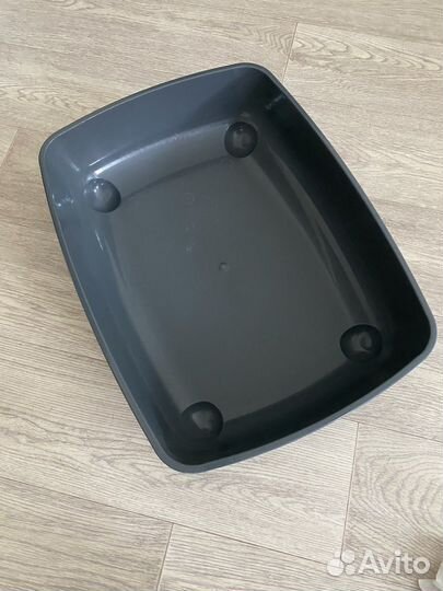 Закрытый лоток для кошек новый