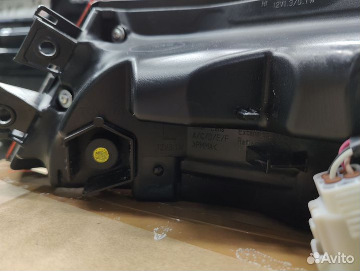 Фонарь задний левый toyota camry 70