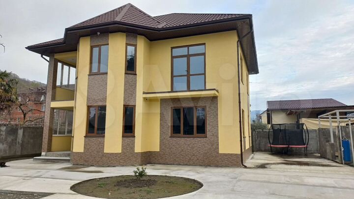 Дом 221,4 м² на участке 8,6 сот.