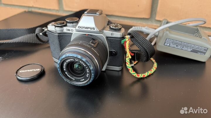 Olympus OM-D E-M10 фотоаппарат