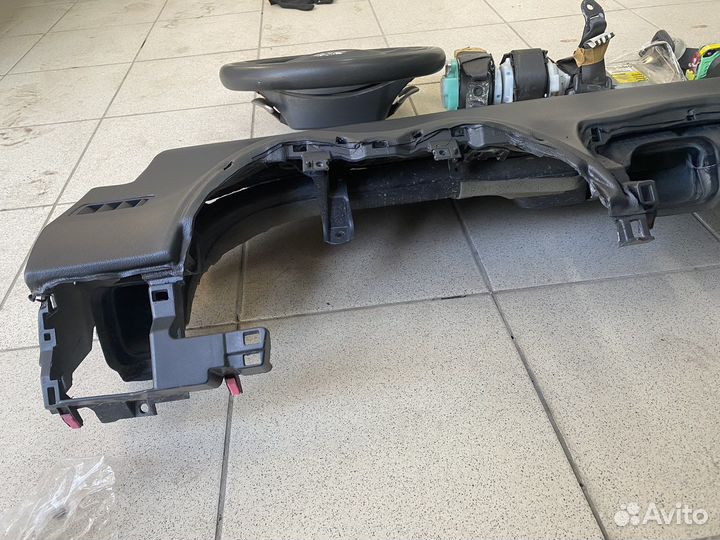 Комплект безопасности(с торпедо)toyota corolla 150