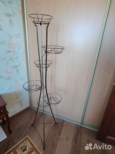 Подставка для цветов напольная металлическая