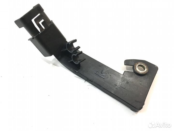 Кронштейн правый Mercedes E W211