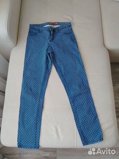 Джинсы в горошек