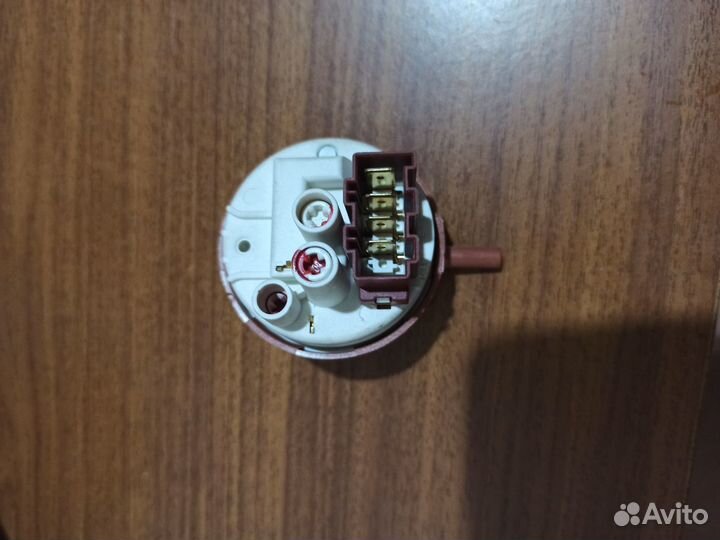Датчик уровня воды стиральной машины indesit