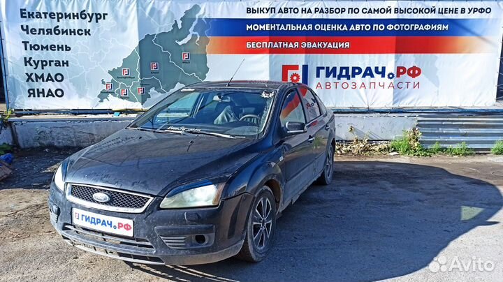 Накладка торпедо правая Ford Focus 2 4M51A044C60AF