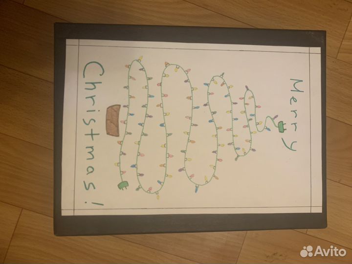 Подарочная коробка