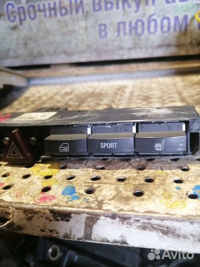 Кнопка аварийной сигнализации Opel Astra H