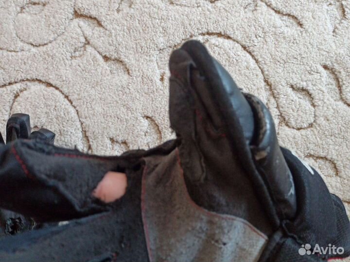 Краги хоккейные