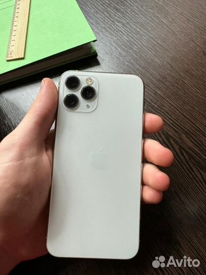 iPhone 11 Pro, 64 ГБ