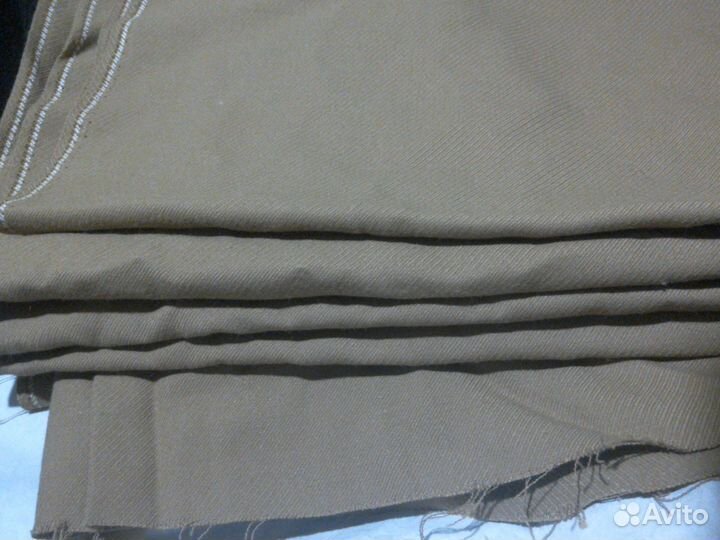 Ткань плательно-костюмная 4,72 метра и гобеленовая