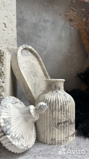 Свечи из медовой вощины, подставки и вазы из гипса