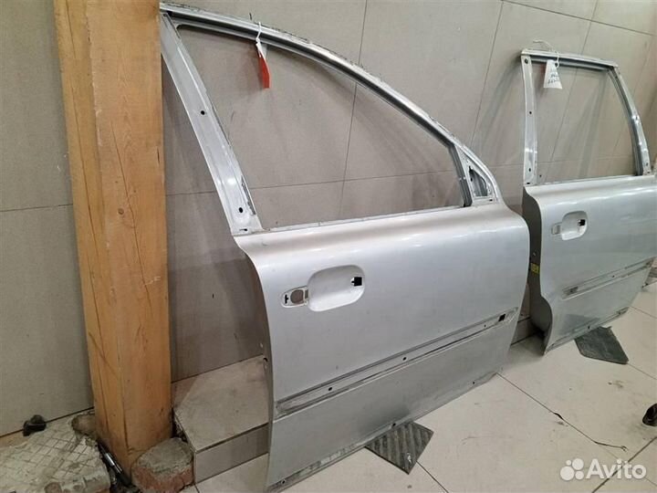 Дверь передняя правая Volvo XC90