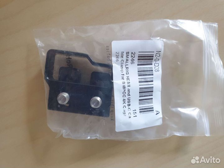 Держатель кабеля hdmi smallrig 2246. для bmpcc 4k