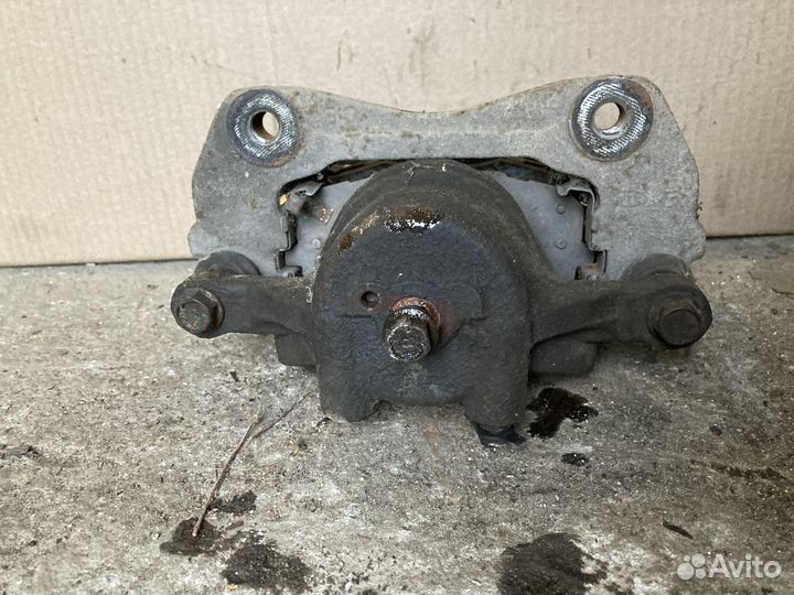 Суппорт тормозной Kia Ceed JD передний правый FR