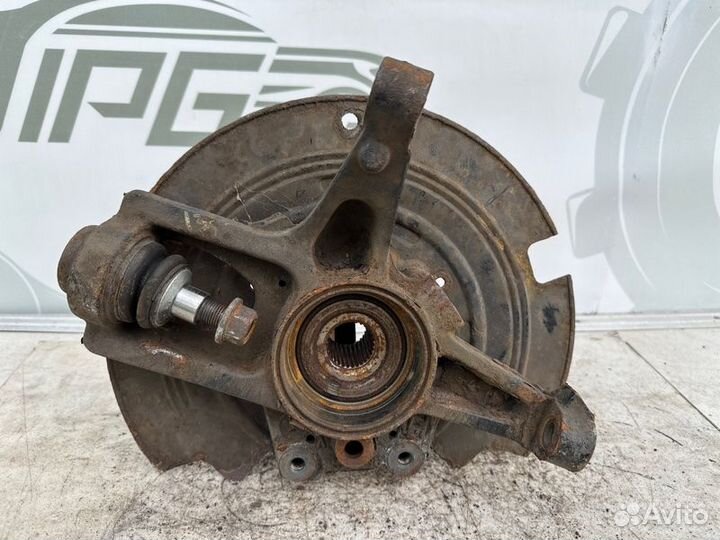 Кулак задний Mercedes Ml W163 A1633500508