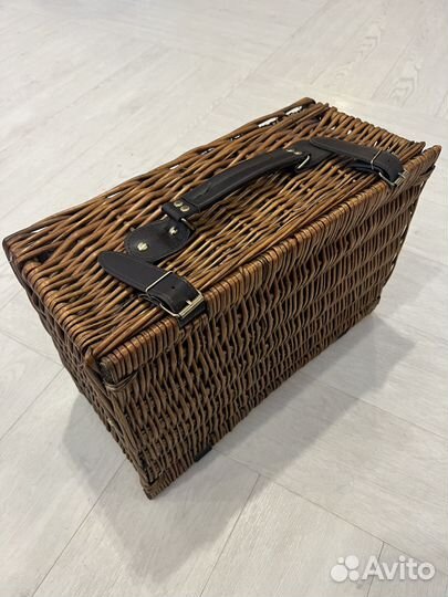 Корзина для пикника плетеная