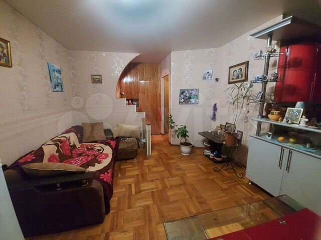 Комната 35 м², 1/3 эт.