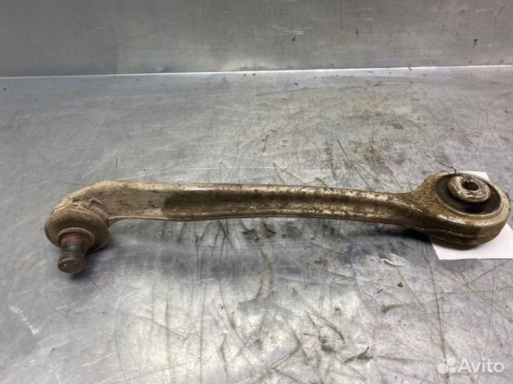 Рычаг передний верхний правый передний Volkswagen