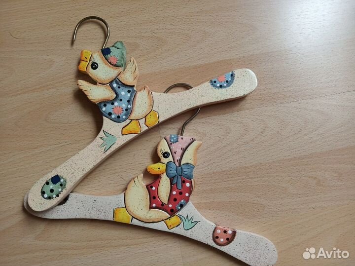 Вешалки для детской одежды