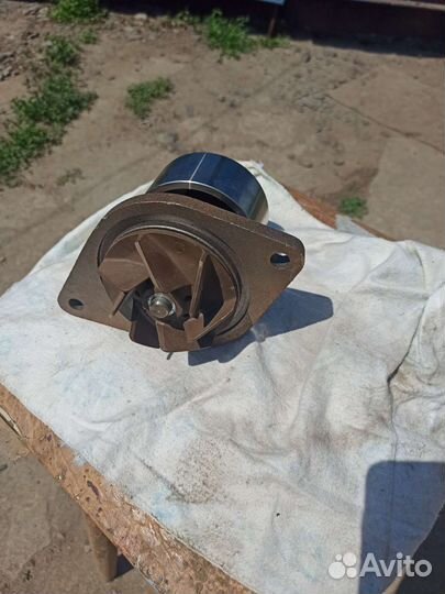 Помпа водяная двс каминс