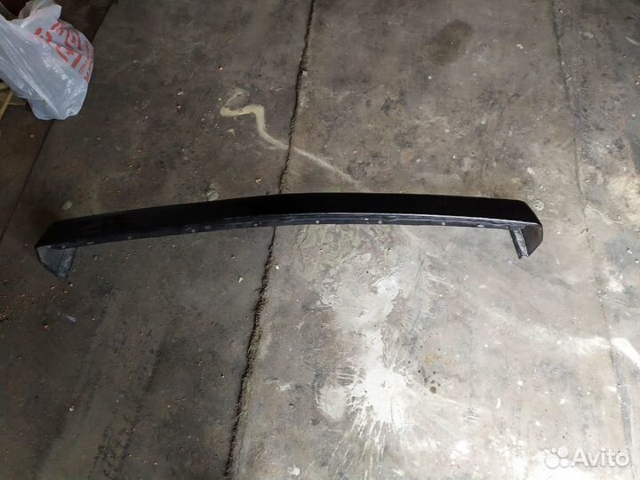 Передняя часть с короткокрылой восьмерки