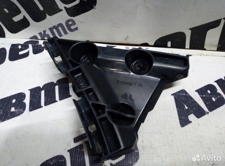 Крепление бампера заднее левое Toyota Camry ACV40