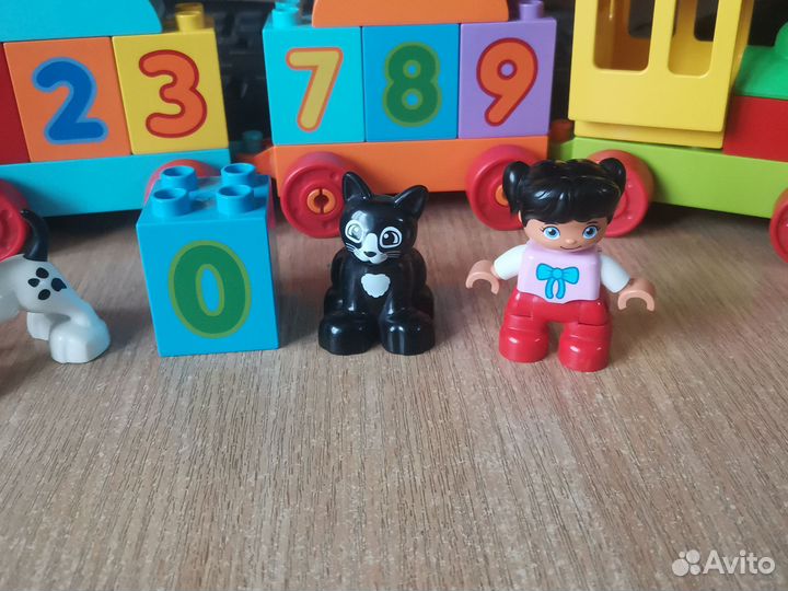 Lego duplo поезд и первые дивотные