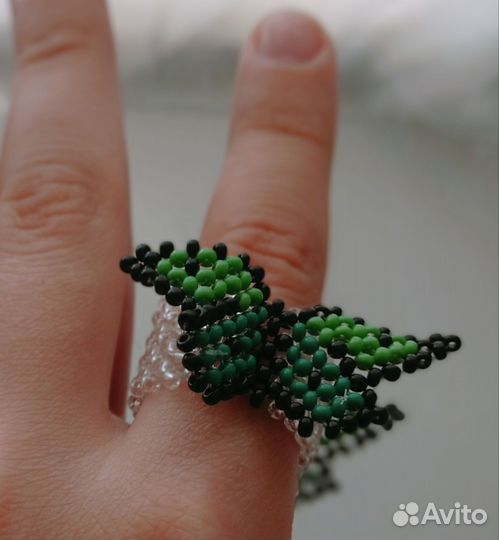 Кольцо ручной работы из бисера