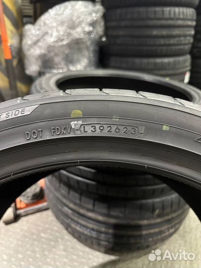 Yokohama Advan Sport V107 295/35 R21 107Y