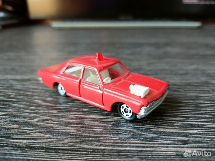 Toyota Crown tomica 1/64 спецавтомобиль