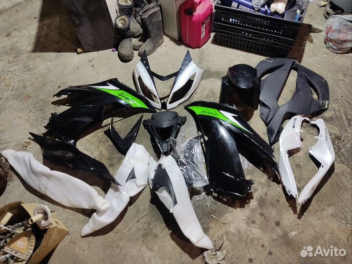 Kawasaki Ninja zx6r пластик