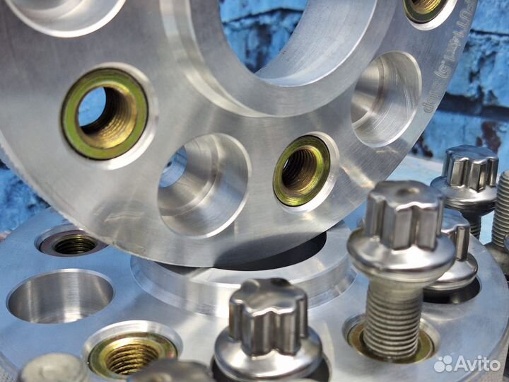 Проставки колесные Мерседес с оригинальным крепежо