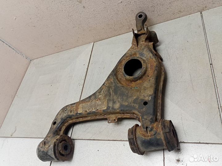 Рычаг передний правый нижний