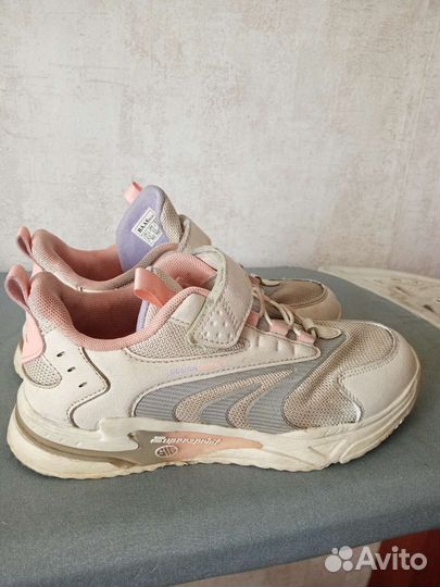 Кроссовки в школу 34и 35 р. для девочки