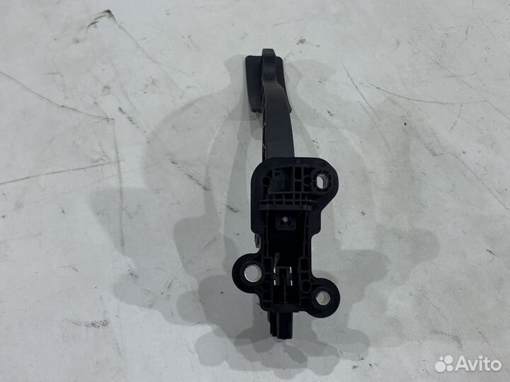 Педаль акселератора Mitsubishi Outlander 3