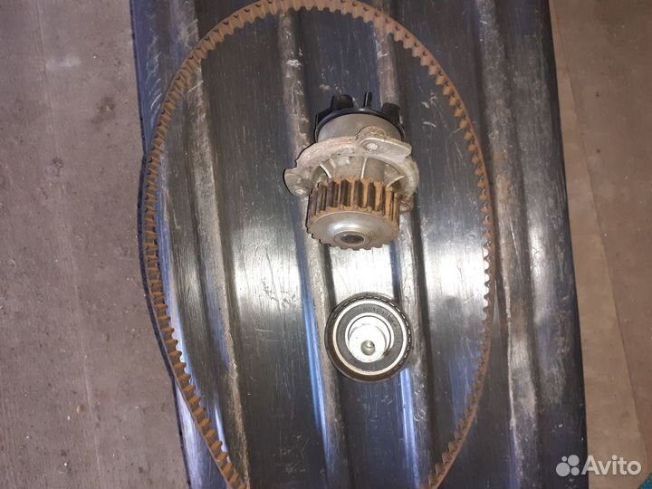 Ремень грм,помпа,натяжной ролик на ваз