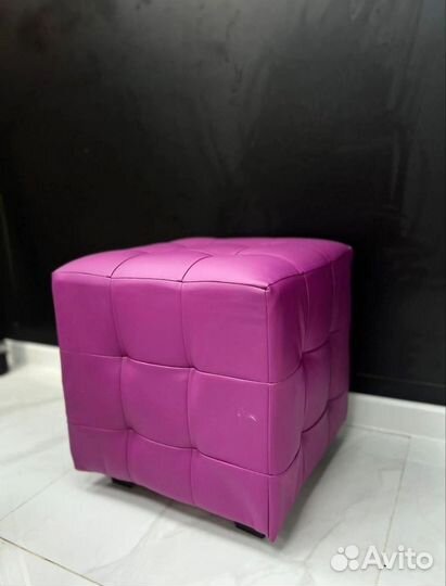 Пуфик для прихожей штучно