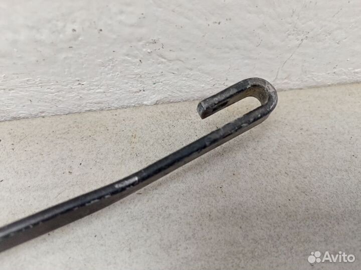 Поводок стеклоочистителя передний