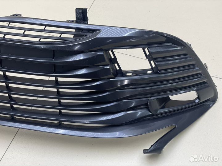 Решетка в бампер Toyota Camry V70