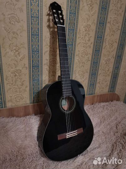 Классическая гитара yamaha c40 вместе с чехлом