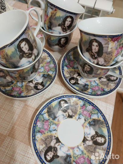 Чайные чашки с блюдцами