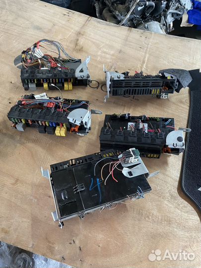 Блок предохранителей задний SAM Mercedes W211