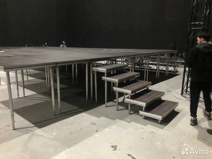 Аренда подиума + звук, свет, спецэффекты